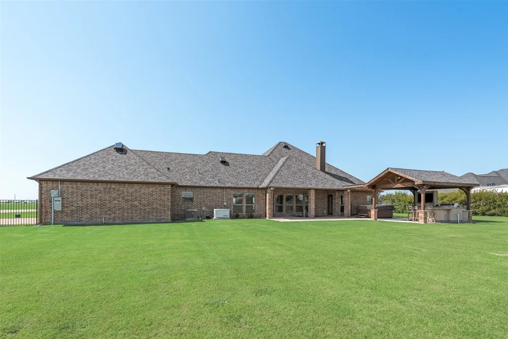 2921 Alamosa Drive Terrell, TX 75160