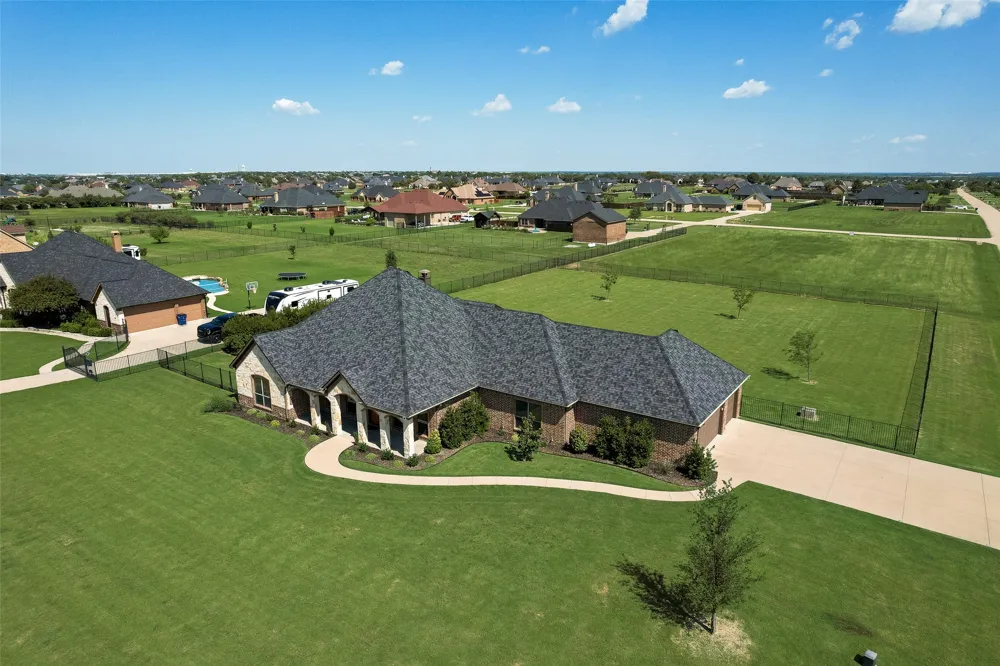 2921 Alamosa Drive Terrell, TX 75160