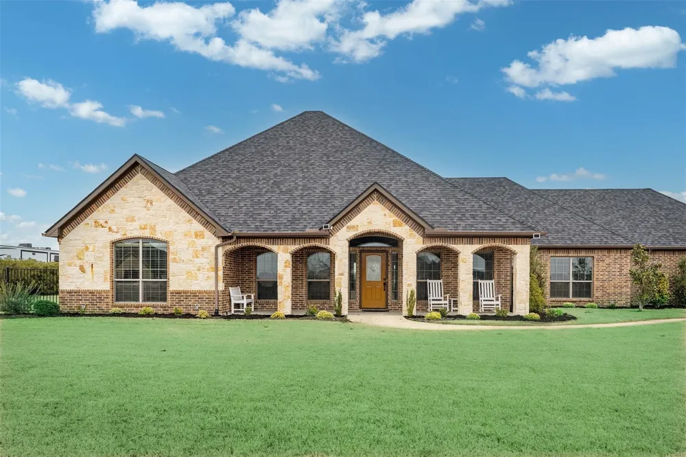 2921 Alamosa Drive Terrell, TX 75160