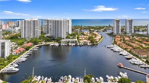 3598 Yacht Club Dr #1004