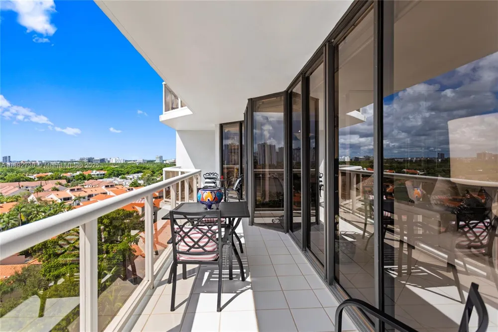 3598 Yacht Club Dr #1004 Aventura, FL 33180