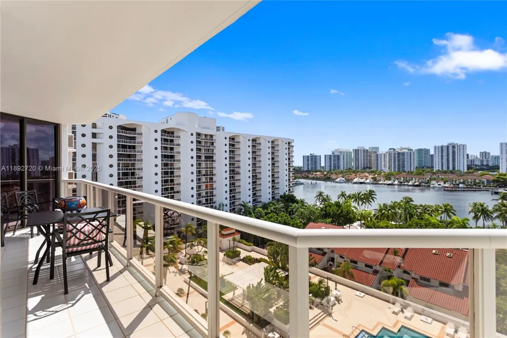 3598 Yacht Club Dr #1004 Aventura, FL 33180
