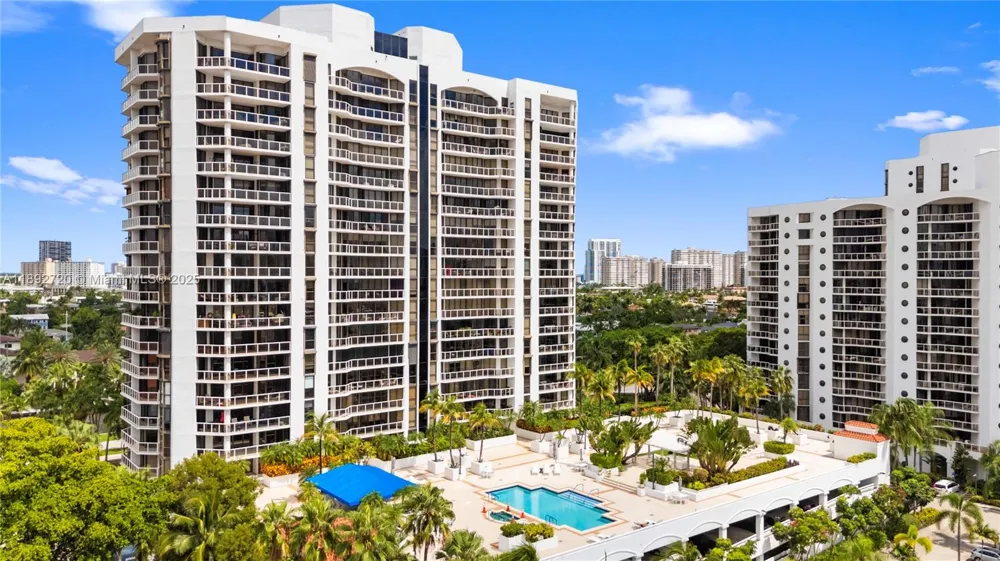 3598 Yacht Club Dr #1004 Aventura, FL 33180