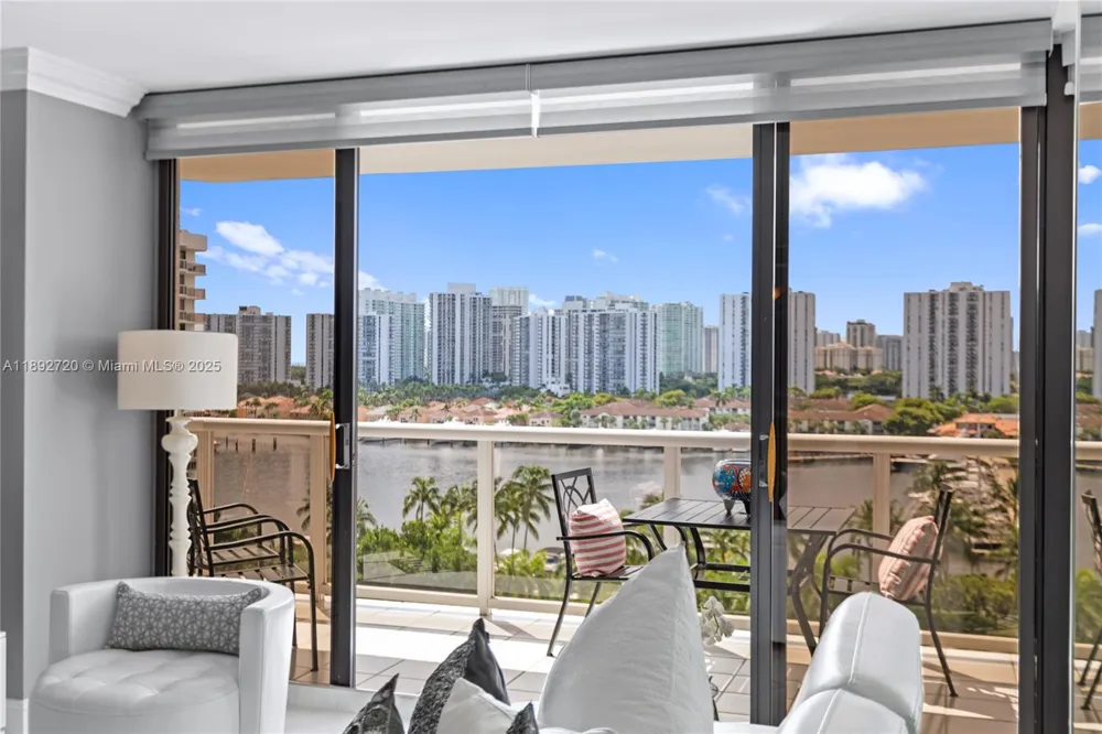 3598 Yacht Club Dr #1004 Aventura, FL 33180