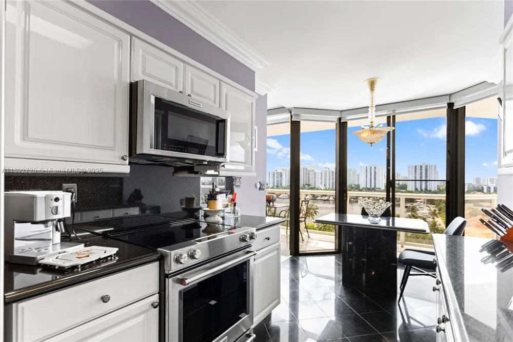 3598 Yacht Club Dr #1004 Aventura, FL 33180