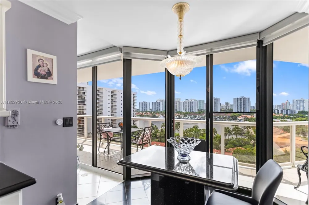 3598 Yacht Club Dr #1004 Aventura, FL 33180