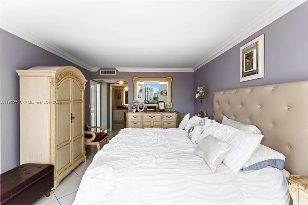 3598 Yacht Club Dr #1004 Aventura, FL 33180