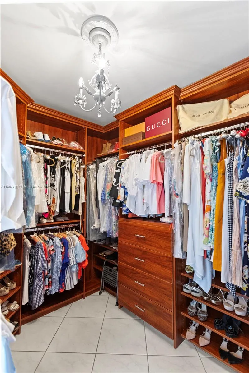 3598 Yacht Club Dr #1004 Aventura, FL 33180