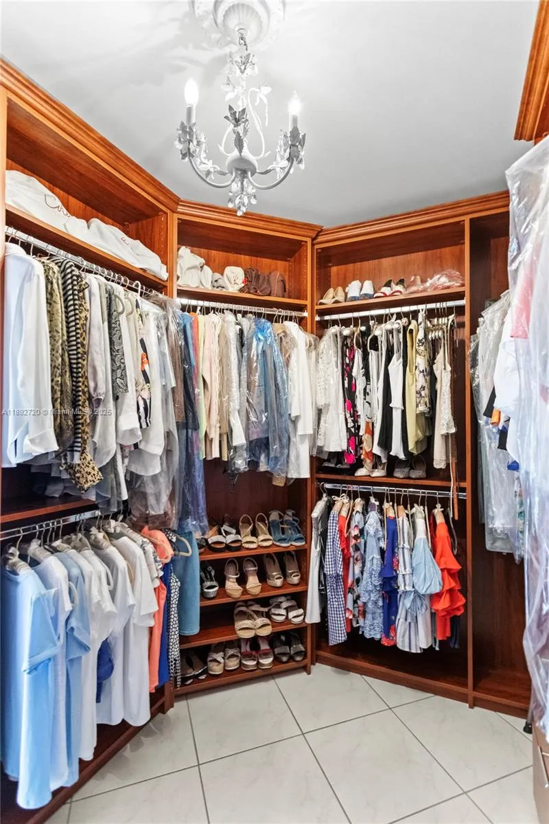 3598 Yacht Club Dr #1004 Aventura, FL 33180