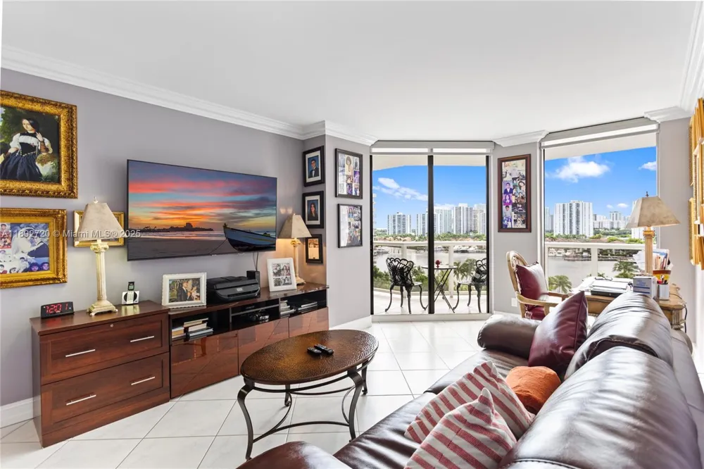 3598 Yacht Club Dr #1004 Aventura, FL 33180