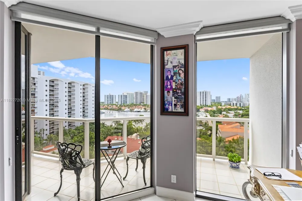 3598 Yacht Club Dr #1004 Aventura, FL 33180