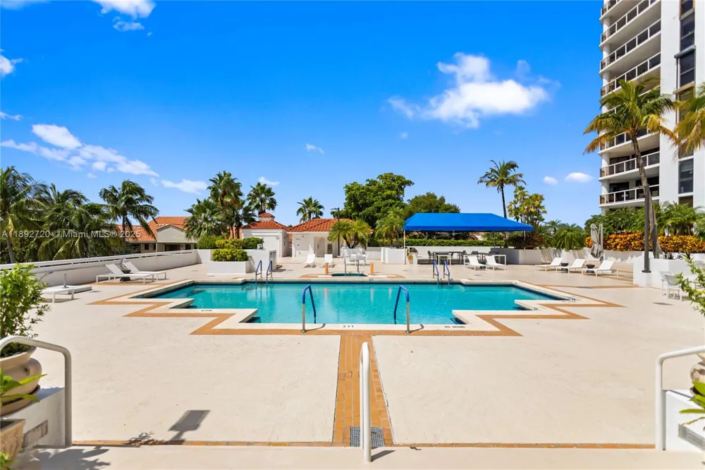 3598 Yacht Club Dr #1004 Aventura, FL 33180