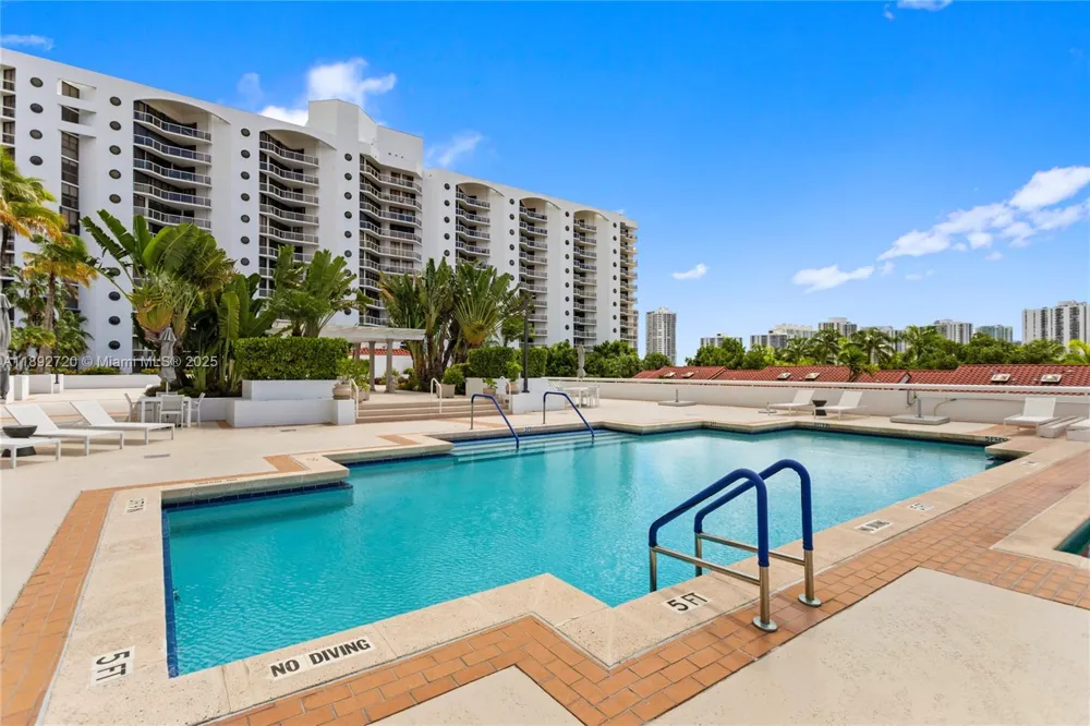 3598 Yacht Club Dr #1004 Aventura, FL 33180