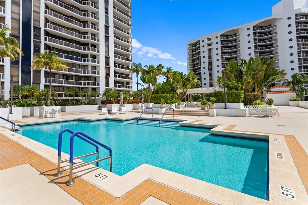 3598 Yacht Club Dr #1004 Aventura, FL 33180