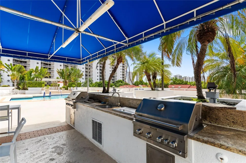 3598 Yacht Club Dr #1004 Aventura, FL 33180