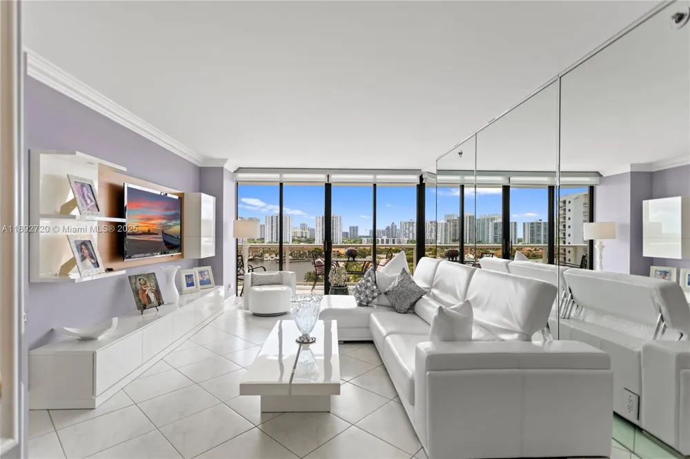 3598 Yacht Club Dr #1004 Aventura, FL 33180