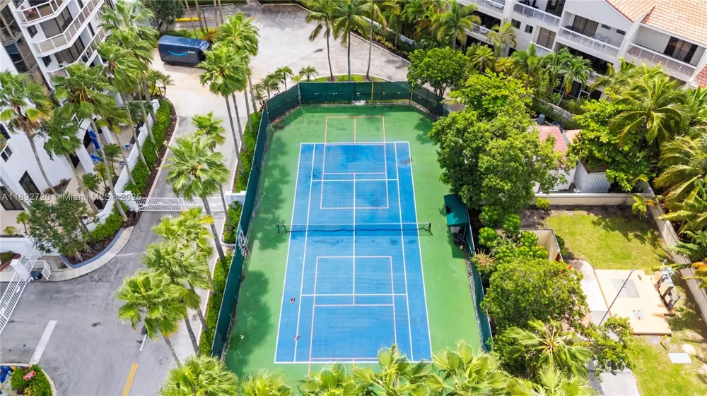 3598 Yacht Club Dr #1004 Aventura, FL 33180