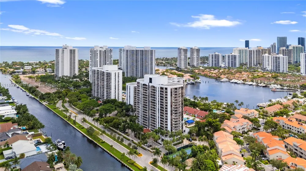 3598 Yacht Club Dr #1004 Aventura, FL 33180