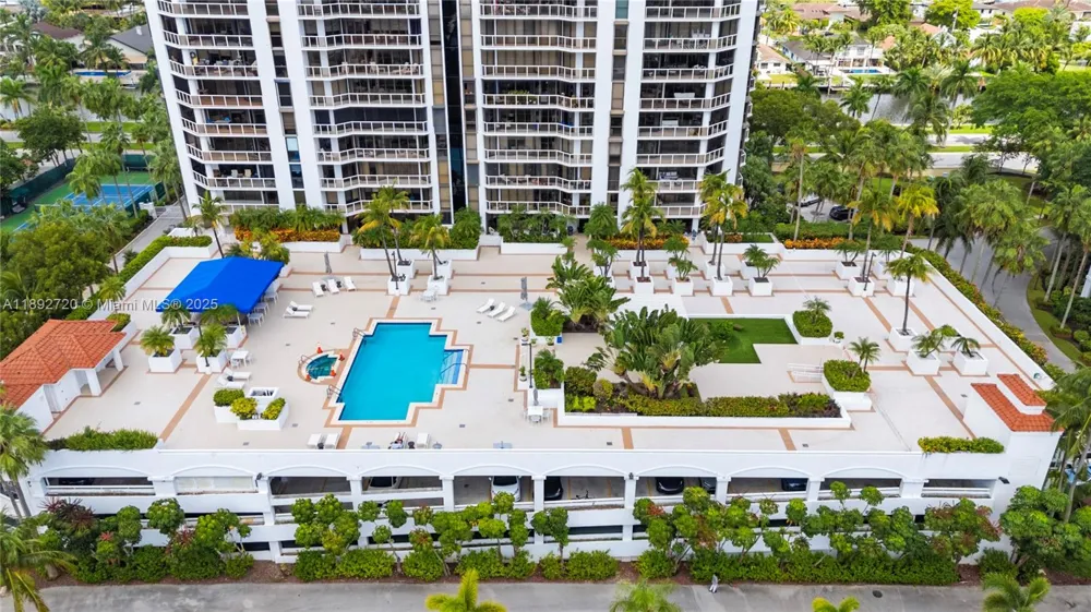 3598 Yacht Club Dr #1004 Aventura, FL 33180