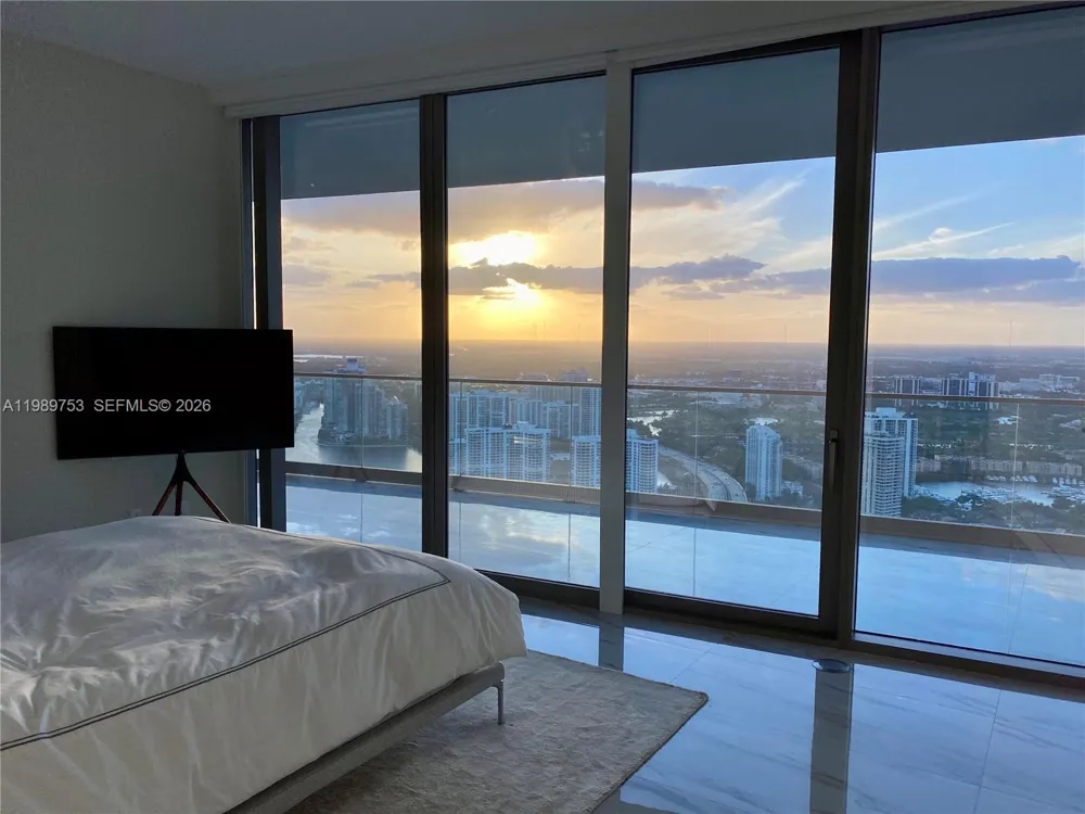 18975 Collins Ave #5105 Sunny Isles Beach, FL 33160