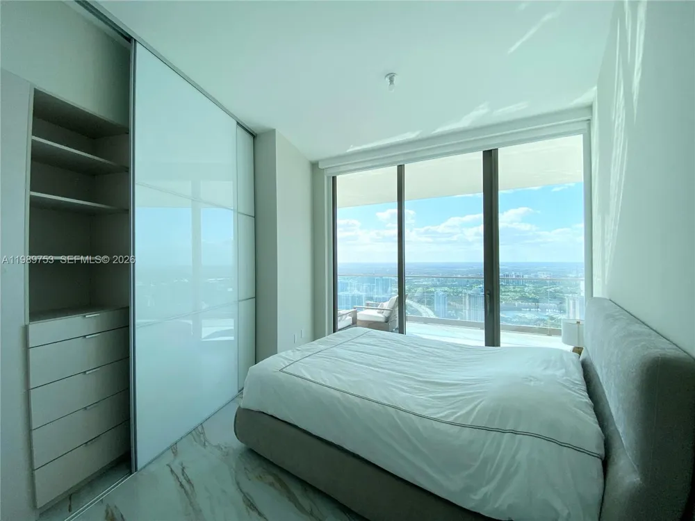 18975 Collins Ave #5105 Sunny Isles Beach, FL 33160