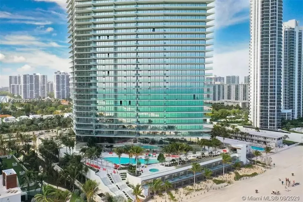 18975 Collins Ave #5105 Sunny Isles Beach, FL 33160