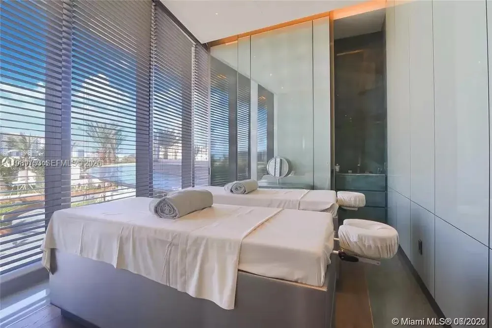 18975 Collins Ave #5105 Sunny Isles Beach, FL 33160