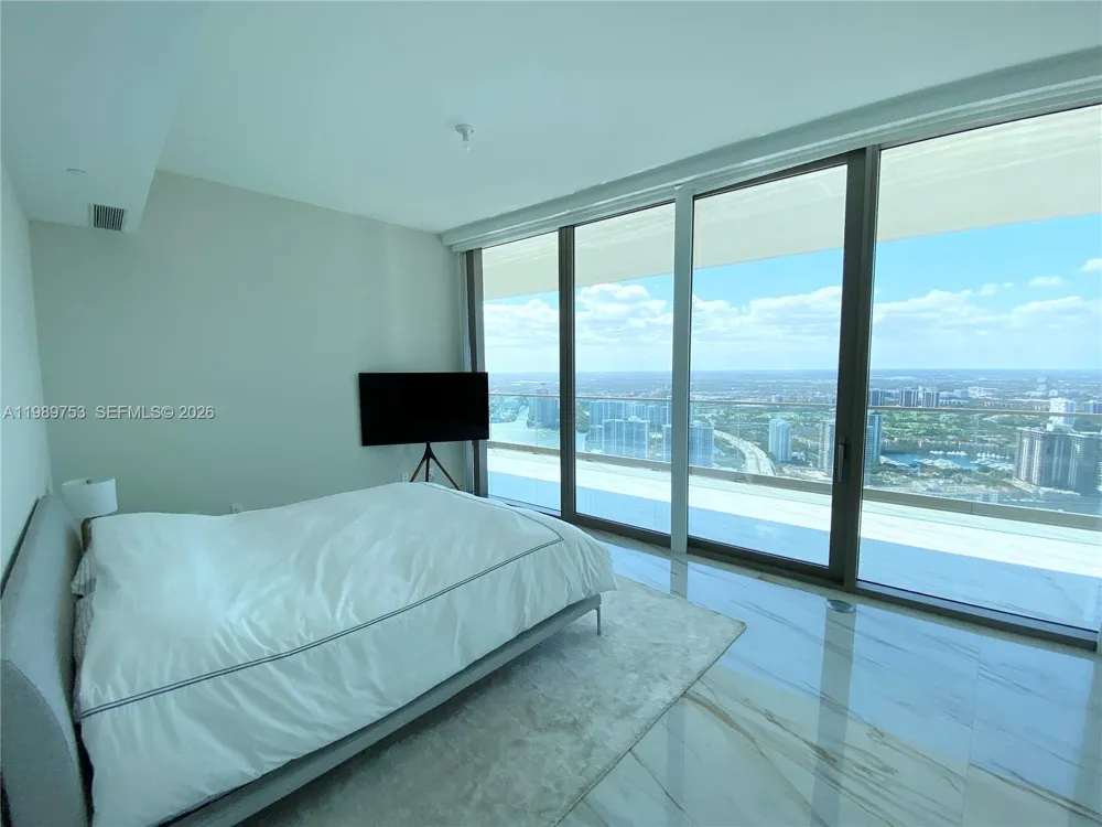 18975 Collins Ave #5105 Sunny Isles Beach, FL 33160