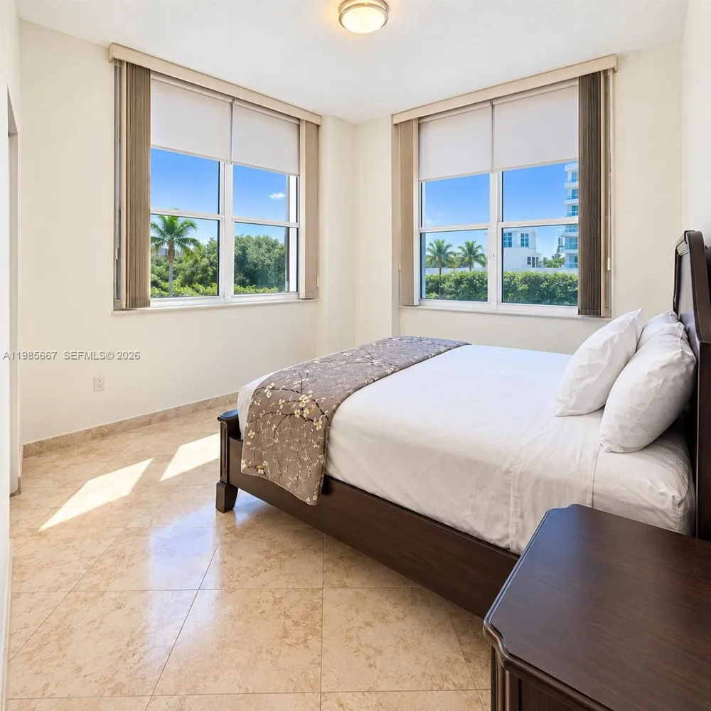 31 SE 5th St #1110 Miami, FL 33131