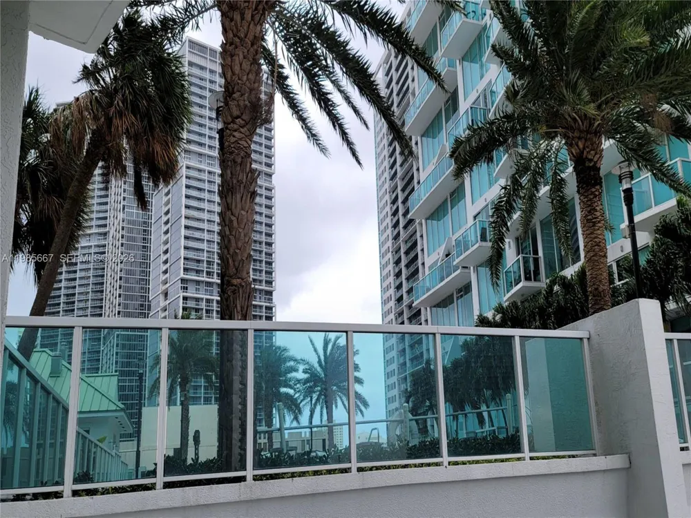 31 SE 5th St #1110 Miami, FL 33131