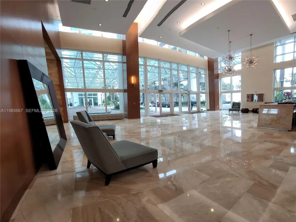 31 SE 5th St #1110 Miami, FL 33131