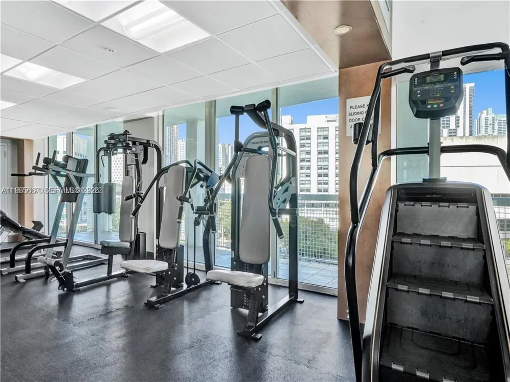 31 SE 5th St #1110 Miami, FL 33131