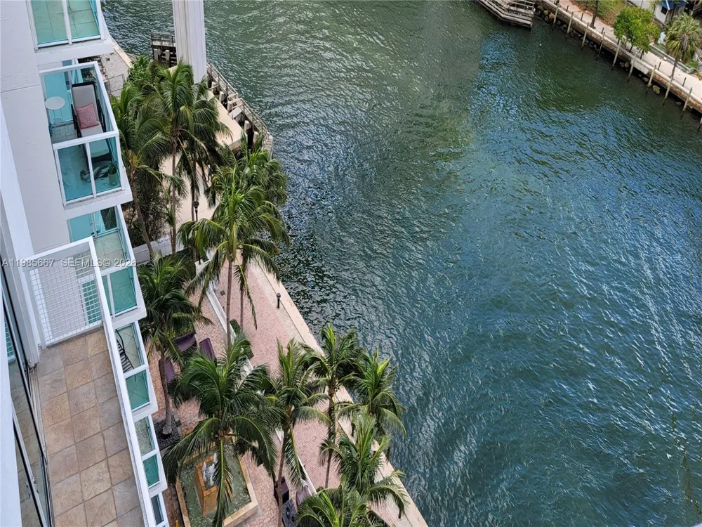 31 SE 5th St #1110 Miami, FL 33131