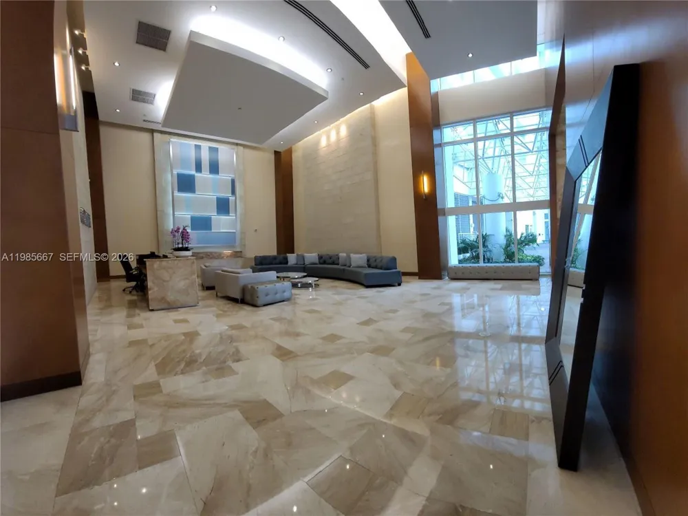 31 SE 5th St #1110 Miami, FL 33131