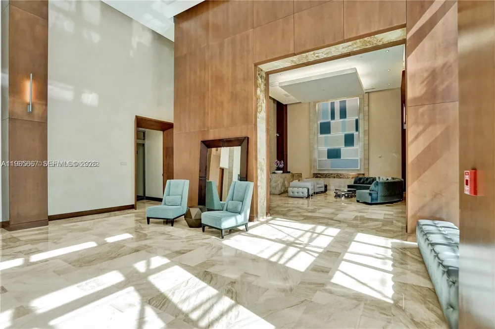 31 SE 5th St #1110 Miami, FL 33131