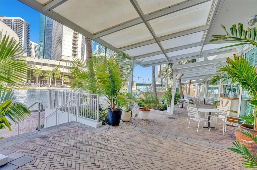 31 SE 5th St #1110 Miami, FL 33131