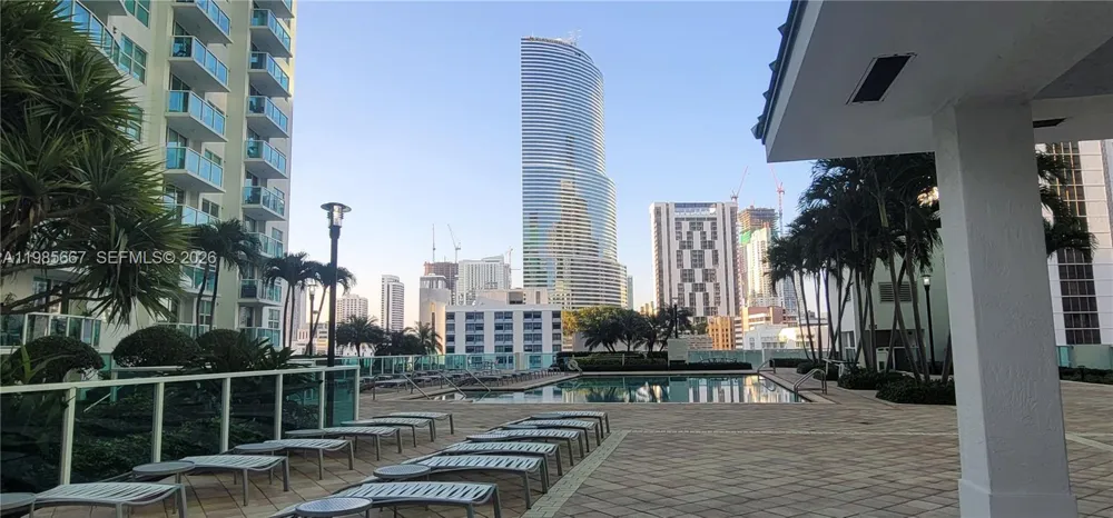 31 SE 5th St #1110 Miami, FL 33131