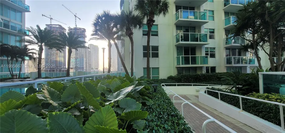31 SE 5th St #1110 Miami, FL 33131