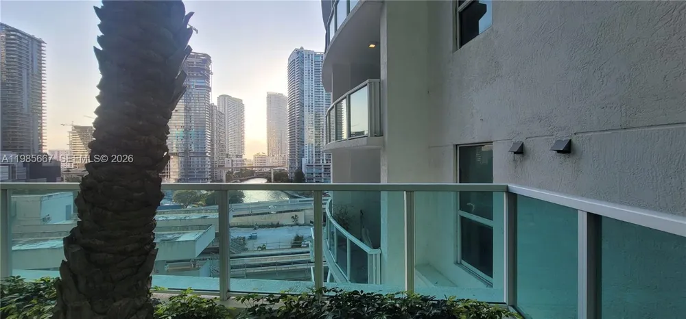 31 SE 5th St #1110 Miami, FL 33131