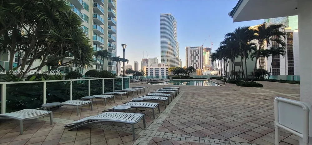 31 SE 5th St #1110 Miami, FL 33131