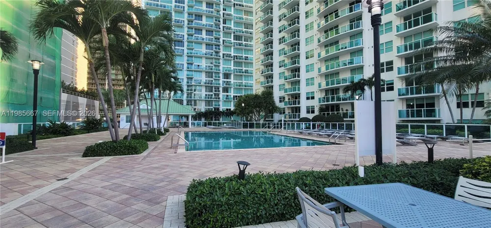 31 SE 5th St #1110 Miami, FL 33131