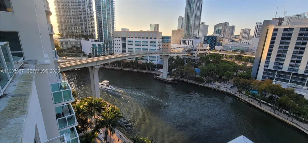 31 SE 5th St #1110 Miami, FL 33131
