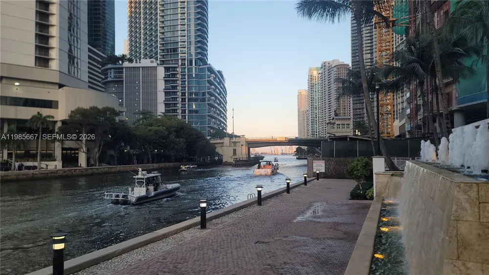 31 SE 5th St #1110 Miami, FL 33131