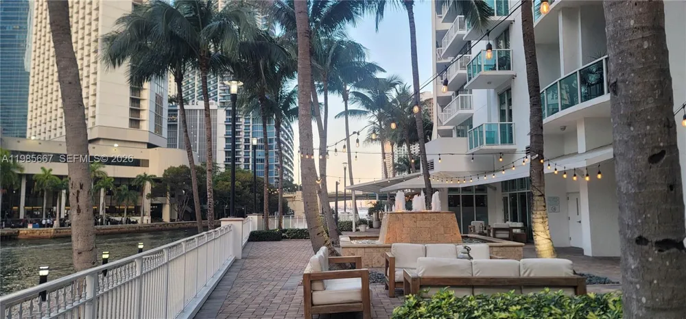 31 SE 5th St #1110 Miami, FL 33131