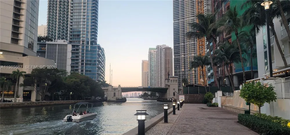 31 SE 5th St #1110 Miami, FL 33131