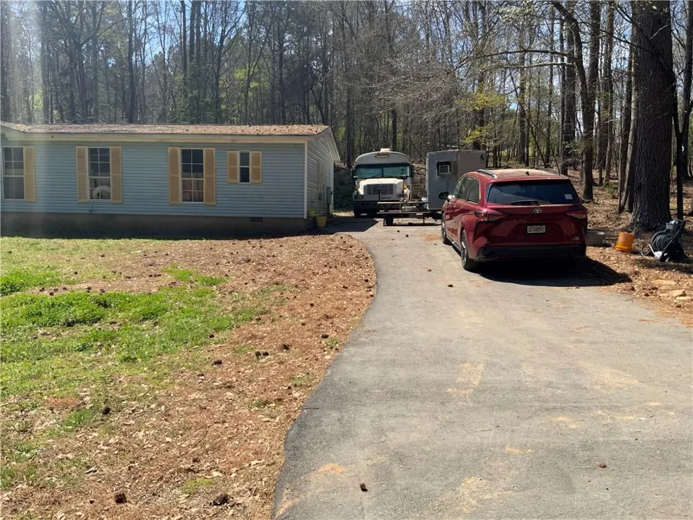 4370 Atha Circle Loganville, GA 30052