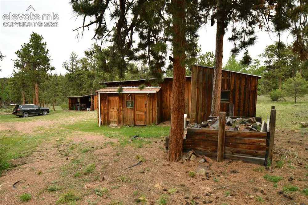 3800 Doe Valley Road Guffey, CO 80820