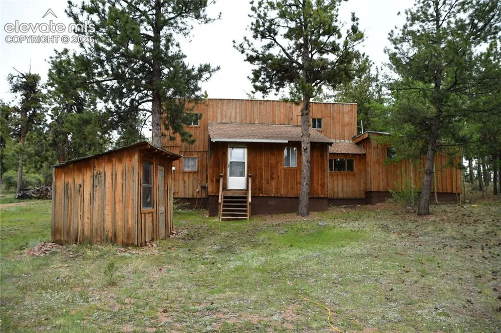 3800 Doe Valley Road Guffey, CO 80820