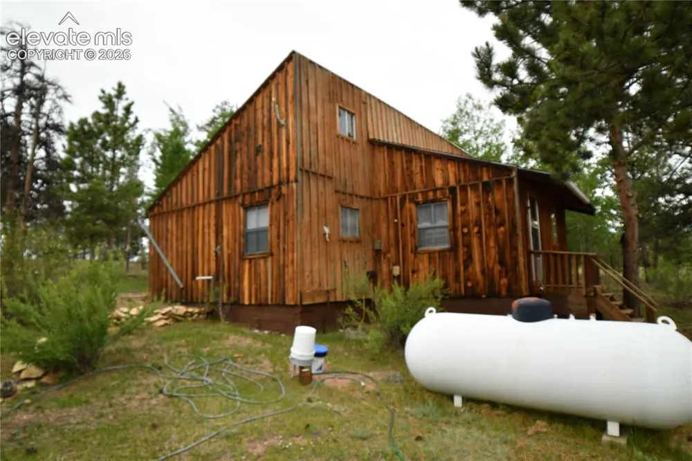 3800 Doe Valley Road Guffey, CO 80820