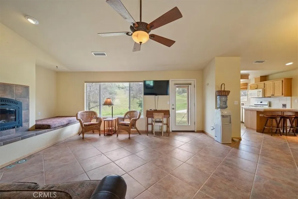 3151 Parkhill Santa Margarita, CA 93453